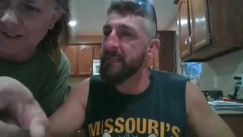 Snapshot of creeksidecouple chatting on September 14, 12:24 am Creeksidecouple online show from September 14, 12:24 am