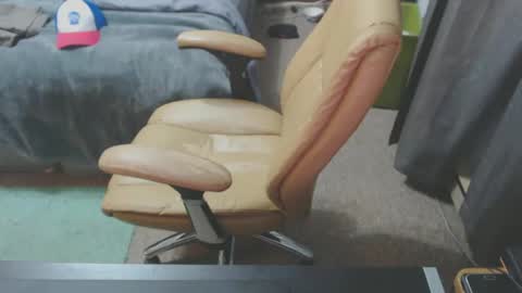 Snapshot of criosthehorny chatting on October 9, 11:21 pm criosthehorny online show from October 9, 11:21 pm