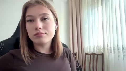 crissymemo online show from June 10, 3:11 pm