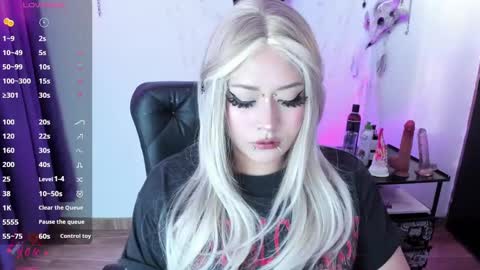 Snapshot of cristal_kosh chatting on March 8, 11:58 am Cris online show from March 8, 11:58 am