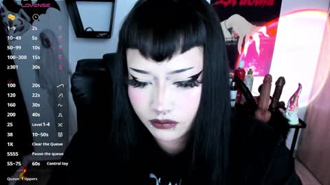 Snapshot of cristal_kosh chatting on October 30, 9:59 pm Cris online show from October 30, 9:59 pm