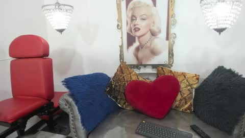 Cristal M online show from June 7, 8:25 pm