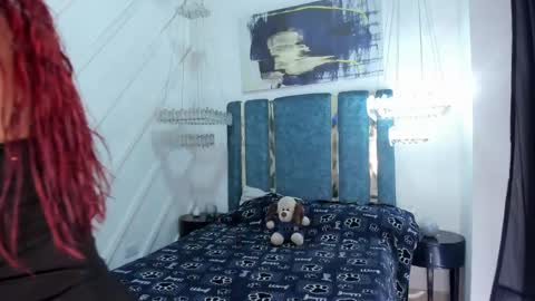  Independent Model online show from March 7, 2:23 pm