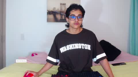    online show from December 8, 11:18 pm