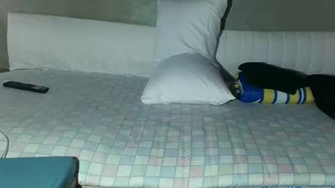 cristianrr184034 online show from April 12, 1:59 pm