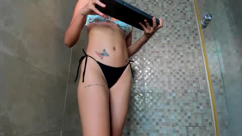 Cris  online show from February 3, 8:02 pm