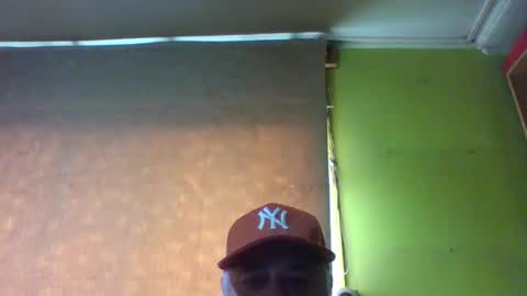 crmperez online show from December 22, 6:25 pm