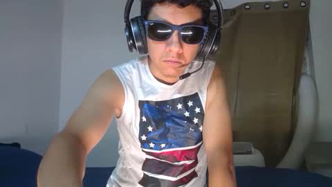 cry_guy online show from September 13, 11:23 am