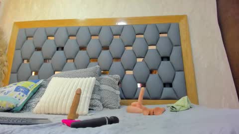 crystal_sm online show from March 23, 3:00 am