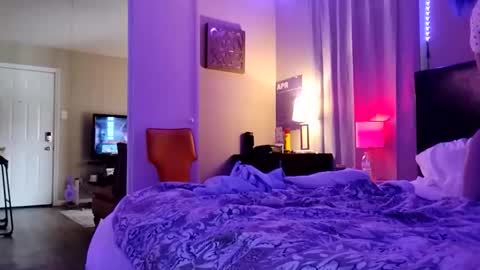 crystalbarbie214 online show from April 15, 6:22 pm