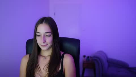Crystalbrunette18 online show from July 6, 7:38 pm
