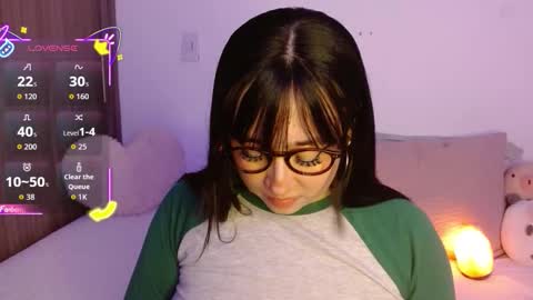 Snapshot of crystalitesq chatting on September 26, 1:35 am Olivia  online show from September 26, 1:35 am
