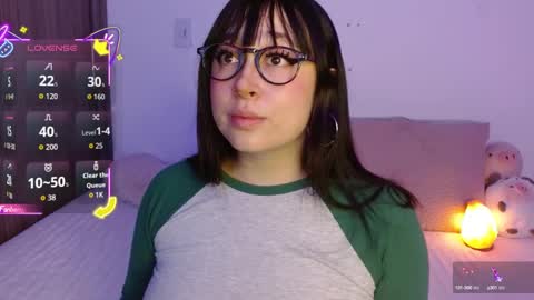 Snapshot of crystalitesq chatting on September 20, 1:52 am Olivia  online show from September 20, 1:52 am