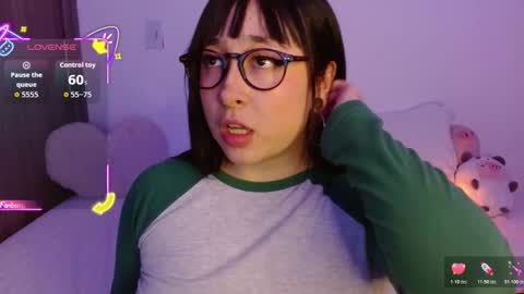 Snapshot of crystalitesq chatting on October 24, 12:44 am Olivia  online show from October 24, 12:44 am