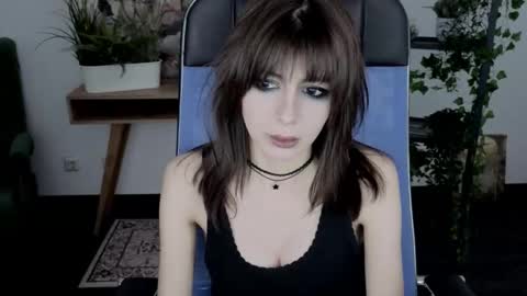 crystallbloom online show from March 2, 1:29 pm