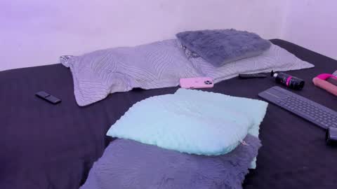 Soy Crystal online show from November 8, 1:58 pm