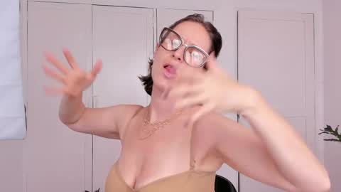 Leonela online show from April 25, 7:11 pm