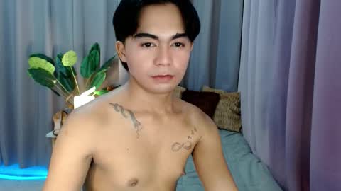 Xyrien online show from April 22, 9:05 am