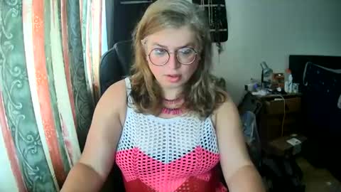 Shirley online show from June 25, 12:32 pm