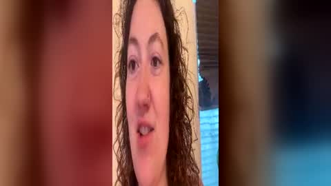 curliegirlee online show from July 4, 1:21 am