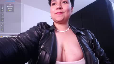 Bruna  online show from December 12, 4:59 am