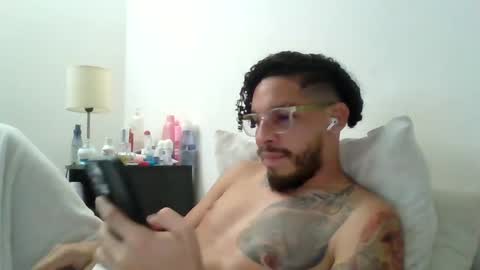 curly_louis online show from October 9, 2:39 am