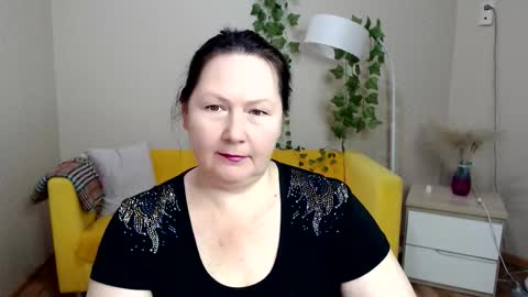 curvy_girlz online show from November 17, 4:09 pm