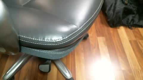 Snapshot of cutandwaxed2 chatting on December 14, 2:31 pm BI SMOOTH MATURE  SUB online show from December 14, 2:31 pm