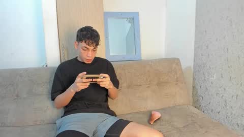 ARTURO-18  MATIAS-18  NIKOLAY-19  HADES-18  GABO-19 online show from March 19, 8:14 pm