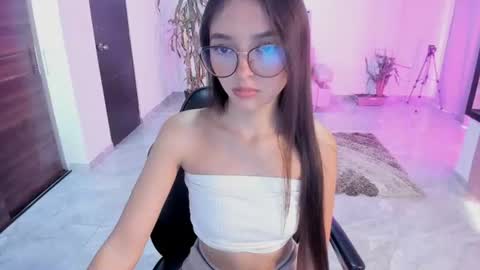 Bella Fox online show from July 3, 1:27 pm