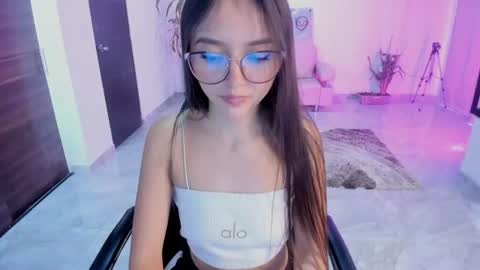 Bella Fox online show from June 19, 1:50 pm