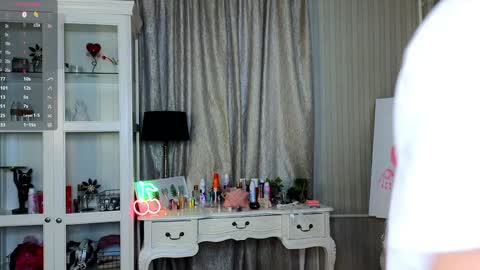 Anne online show from November 29, 8:00 am