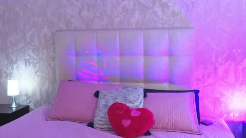 Sofa  online show from April 10, 8:35 pm