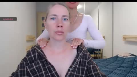 cute_lion_ online show from October 15, 2:40 pm