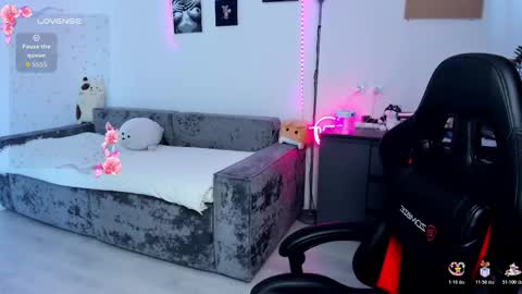 Emily online show from February 27, 8:29 am