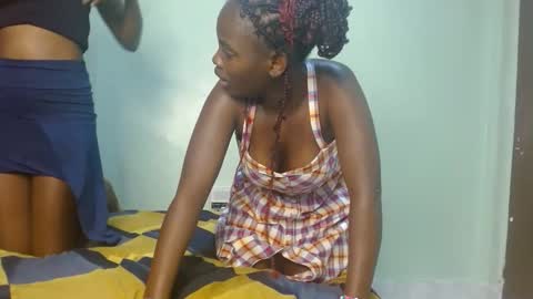 cute_lorna online show from April 12, 8:40 am