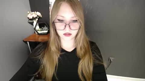 Veronica online show from March 2, 7:15 am