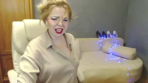 cute_phoenix online show from August 2, 9:16 pm