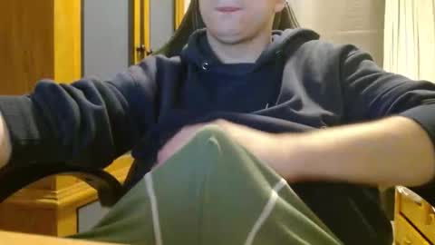 Cuteboy090 online show from May 11, 9:56 pm