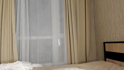 cutebuttslutty online show from January 1, 1:37 am