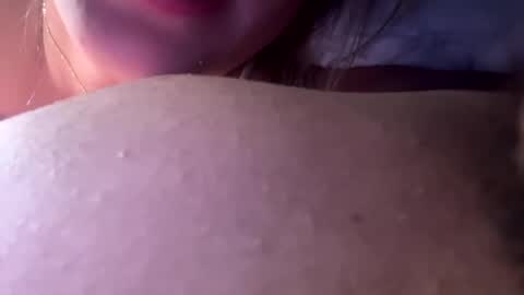 Snapshot of cutecouple20001 chatting on February 6, 2:33 am cutecouple20001 online show from February 6, 2:33 am