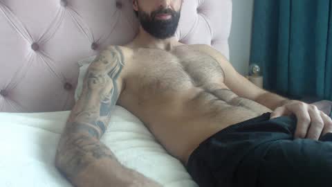 cuteeboy online show from April 1, 1:41 pm