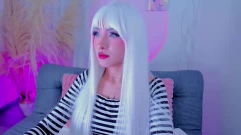 Zoe  online show from November 18, 4:37 am