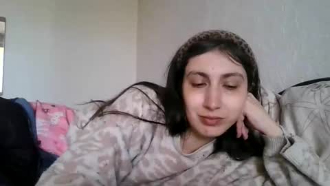 cutekattie online show from April 11, 8:07 am