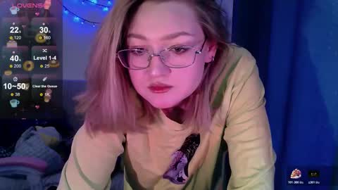 Snapshot of cutepie33 chatting on October 26, 6:36 am cutepie33 online show from October 26, 6:36 am