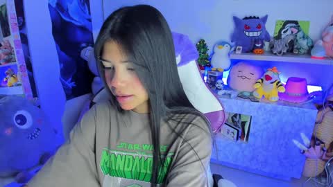  - independent model online show from December 28, 3:15 am