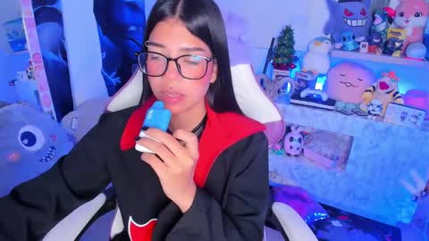  - independent model online show from March 11, 4:19 am