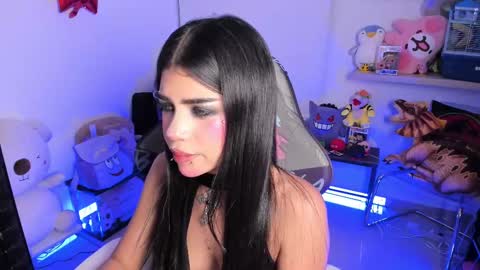  - independent model online show from September 11, 6:36 am