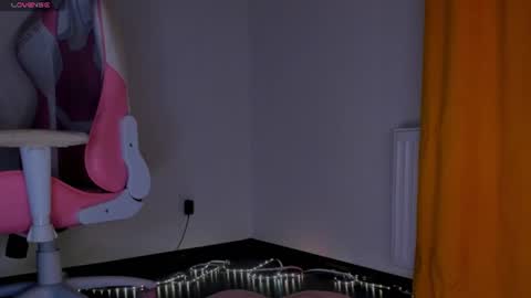 CutieSue online show from June 13, 12:10 am