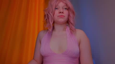 CutieSue online show from May 19, 1:40 pm